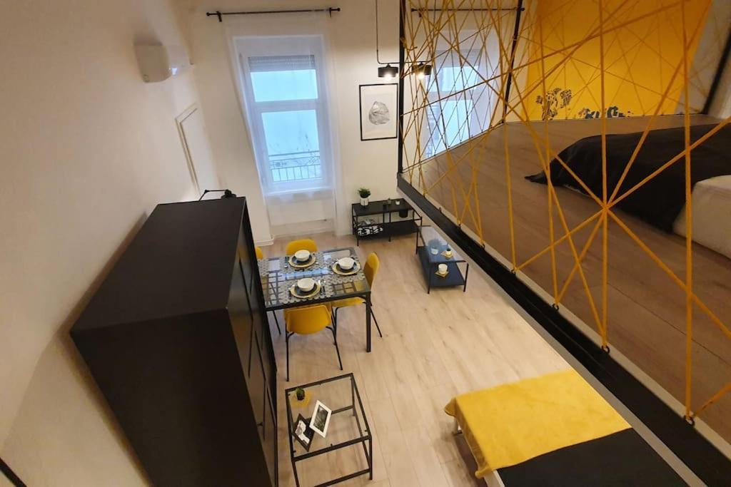 Violet Apartment With Air Condition Budapeste Exterior foto